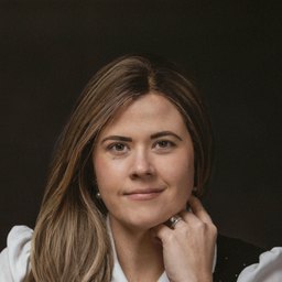 Lesley Thompson